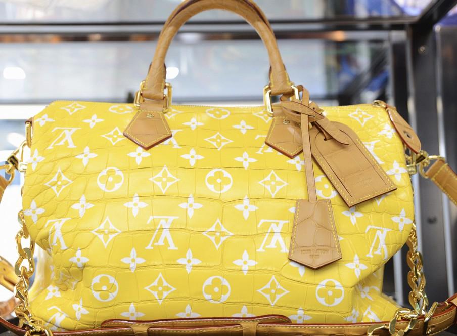 Gambar Louis Vuitton Hadirkan ‘Speedy’ Bag Sebagai NFT dengan Klaim Dunia Nyata!