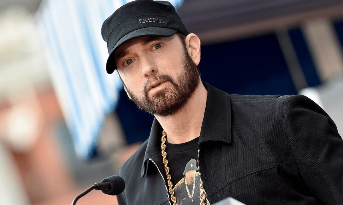 Gambar Eminem Beri Petunjuk Kolaborasi dengan Crypto.com dalam Postingan Media Sosial